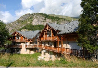  Valloire - Vacation rentals in the Savoie :  Residences Le Hameau and les Chalets de la Vall�e d'Or, Les Roches Fl